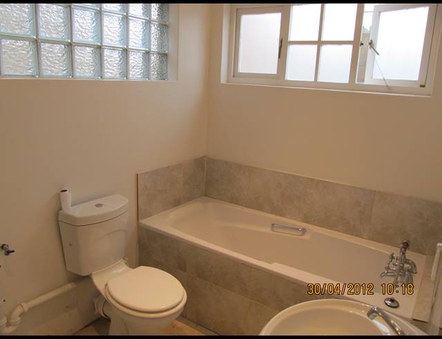 2 bed property to rent in OBSERVATORY